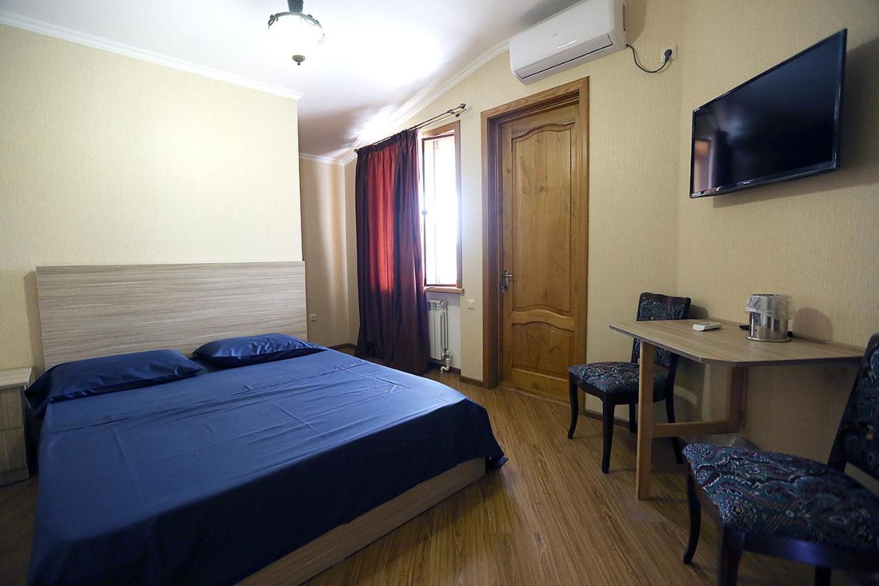 Center Villa Kutaisi Bagian luar foto