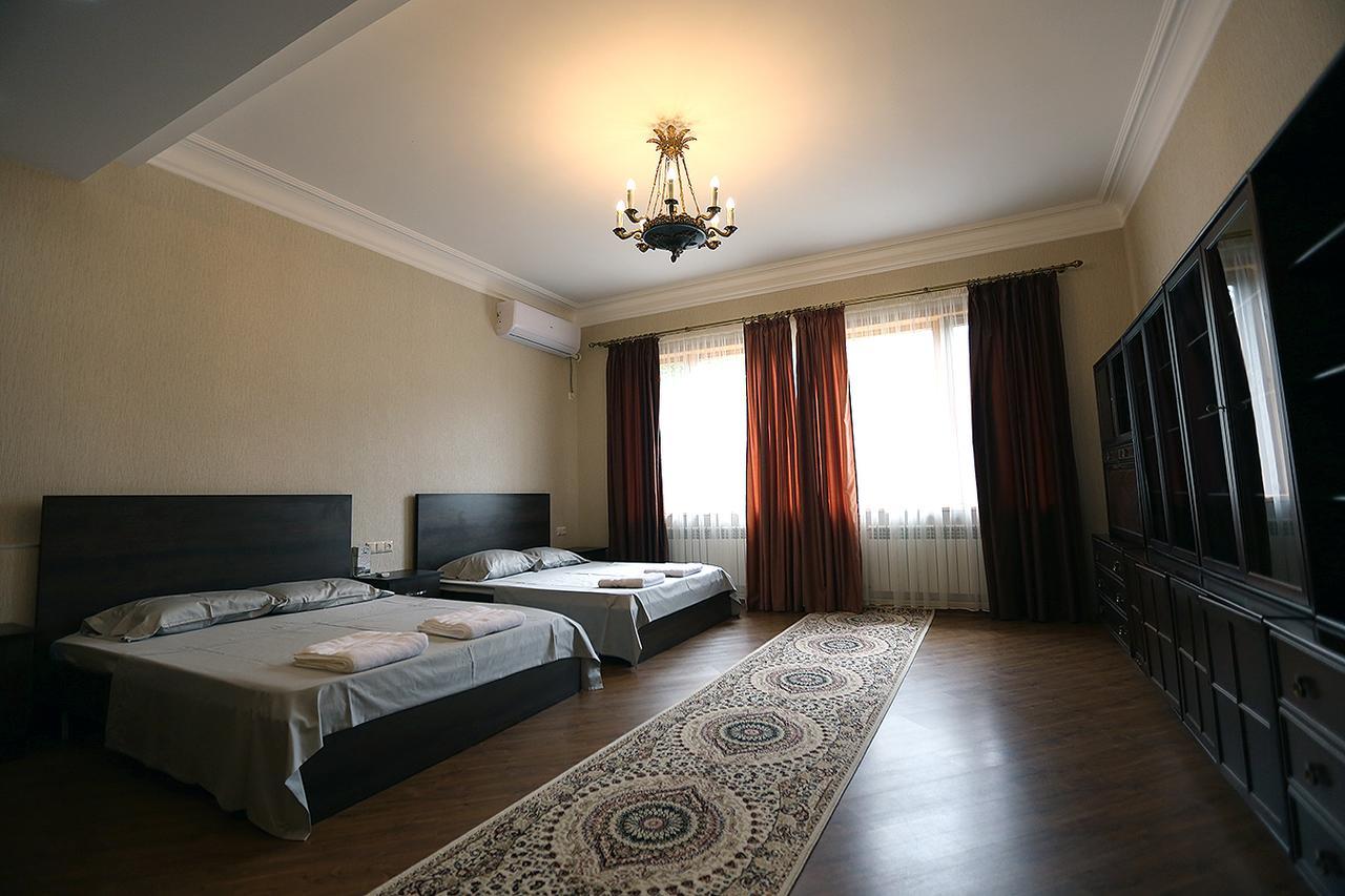 Center Villa Kutaisi Bagian luar foto