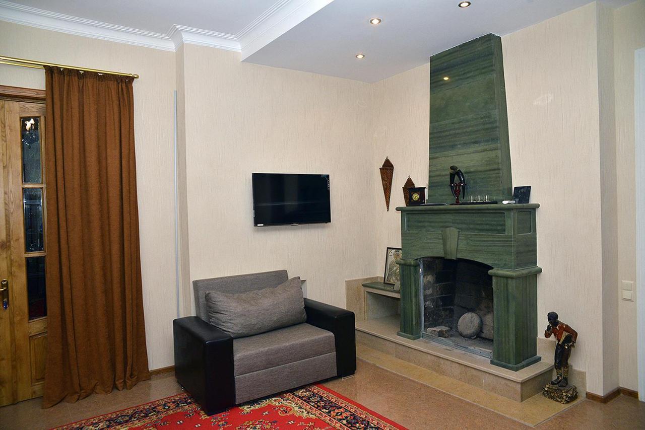 Center Villa Kutaisi Bagian luar foto